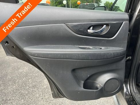 Used 2019 Nissan Rogue SV FWD image 28