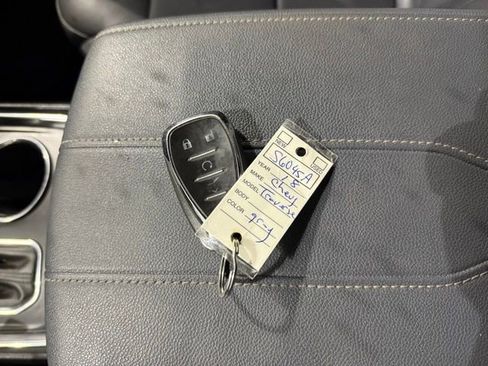 Used 2018 Chevrolet Traverse LT image 19