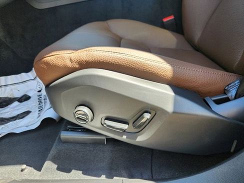 Certified 2025 Volvo XC60 B5 Plus w/ Climate Package image 9