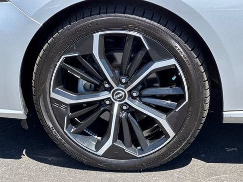 Used 2024 Nissan Altima 2.5 SR FWD image 42