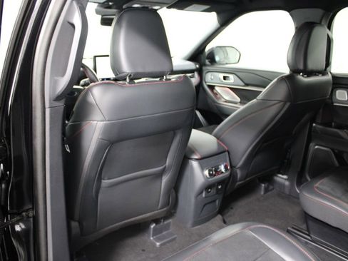 Used 2025 Ford Explorer ST image 28