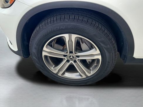 Used 2019 Mercedes-Benz GLC 300 4MATIC image 34