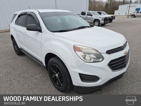 Used 2017 Chevrolet Equinox LS image 3