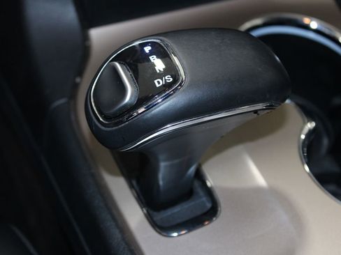 Used 2015 Jeep Grand Cherokee Limited image 51