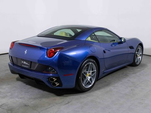 Used 2010 Ferrari California image 18