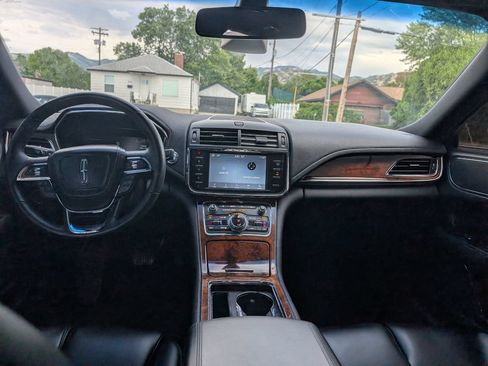 Used 2020 Lincoln Continental FWD image 9