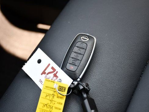 Used 2023 Nissan Rogue SL AWD/4WD image 15