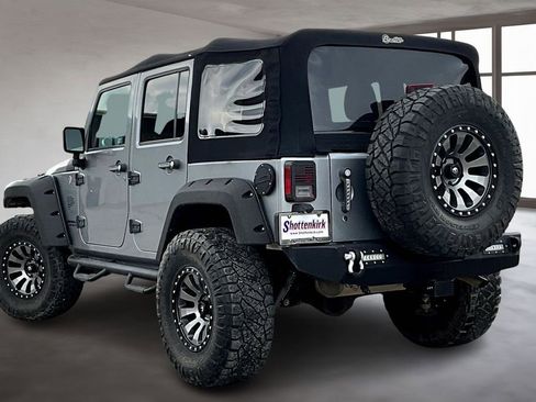 Used 2016 Jeep Wrangler Unlimited Rubicon w/ Connectivity Group image 4