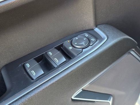 Used 2024 GMC Sierra 1500 SLE image 21