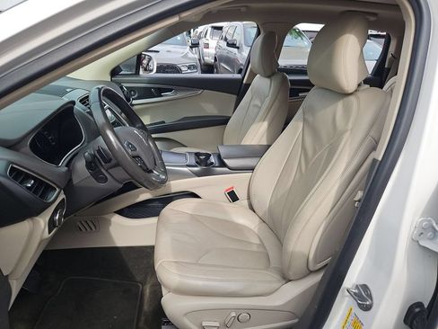 Used 2016 Lincoln MKX Select w/ Select Plus Package AWD/4WD image 12