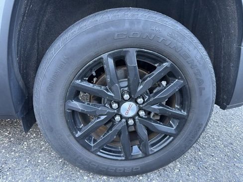 Used 2019 GMC Acadia SLT image 18