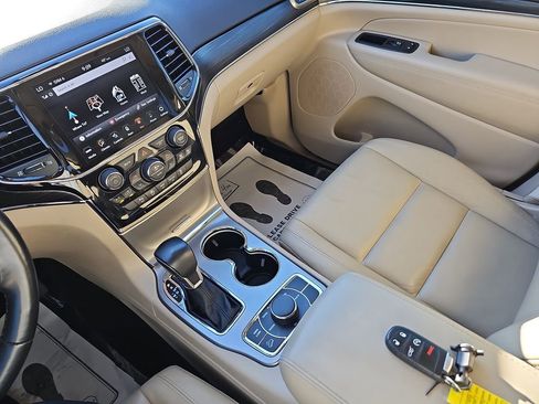Used 2021 Jeep Grand Cherokee Limited image 30