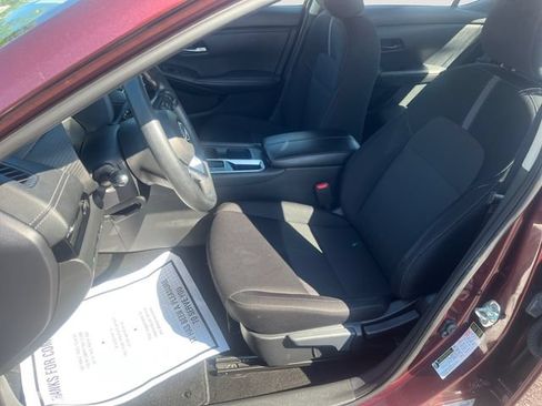 Used 2024 Nissan Sentra SV FWD image 9