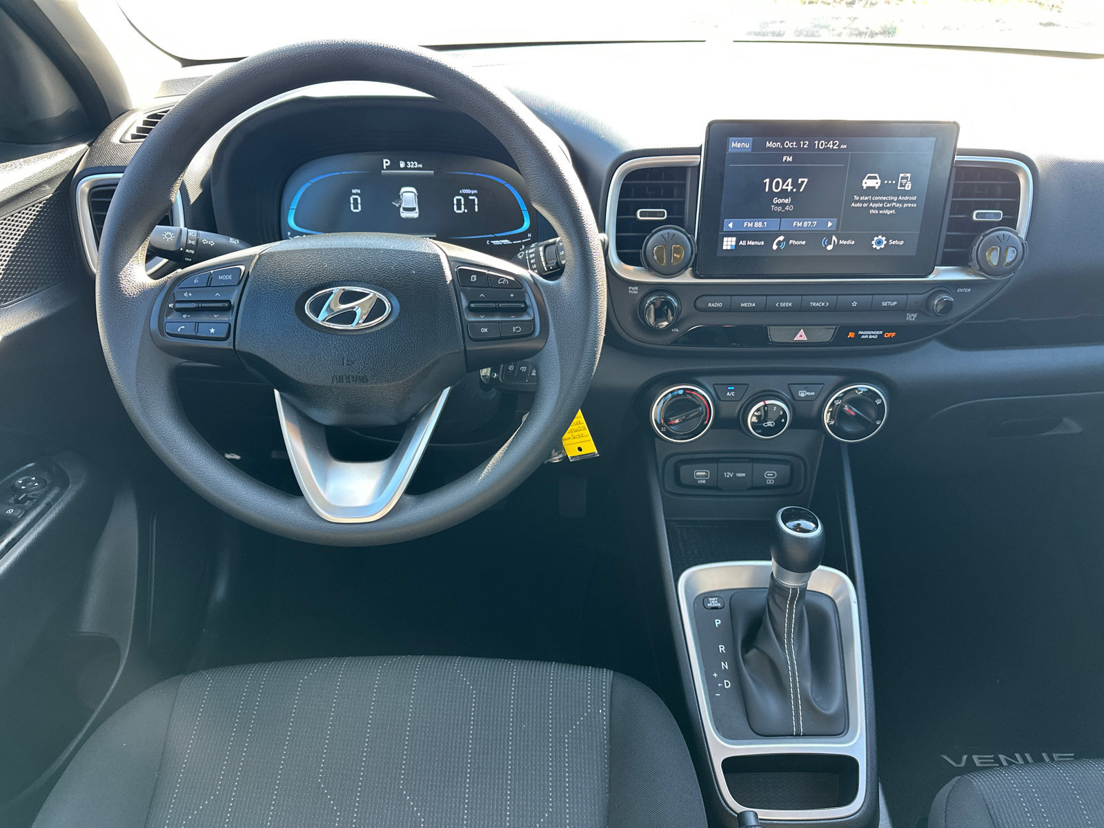 Used 2025 Hyundai Venue SE FWD image 19