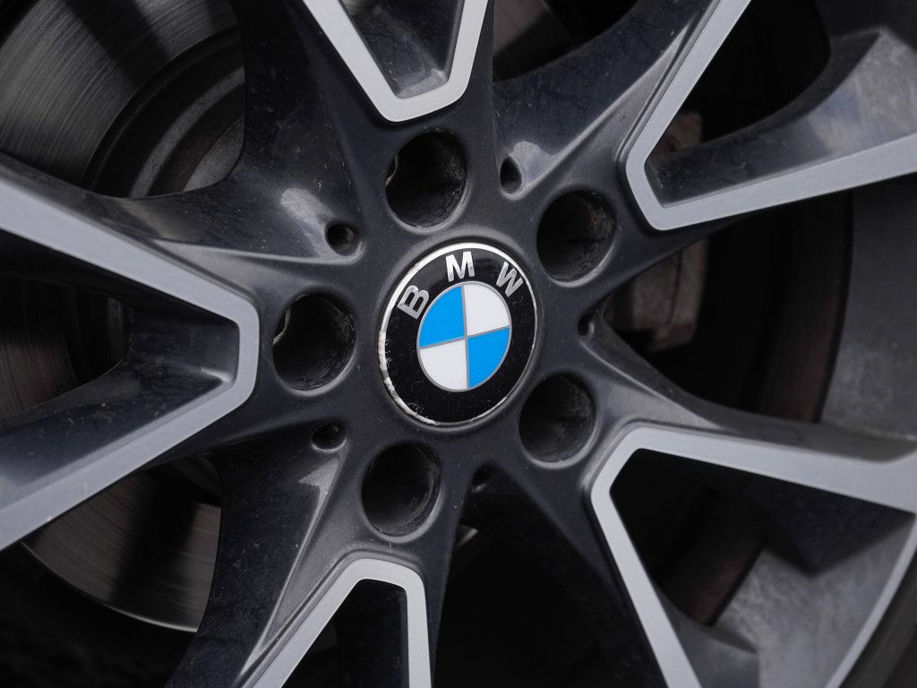 Used 2017 BMW X5 xDrive40e AWD/4WD image 9