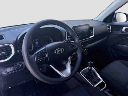 Used 2021 Hyundai Venue SE FWD image 7