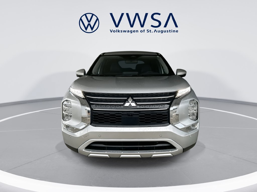 Used 2024 Mitsubishi Outlander SE FWD image 2