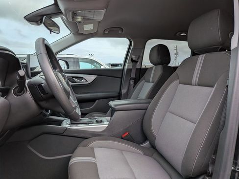 Used 2025 Chevrolet Blazer LT FWD image 14