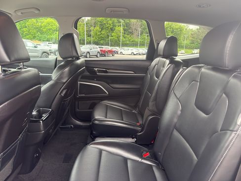 Used 2023 Kia Telluride S AWD/4WD image 32