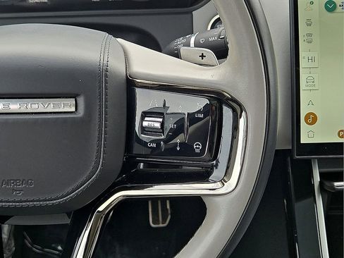 Used 2025 Land Rover Range Rover Velar Dynamic SE image 21