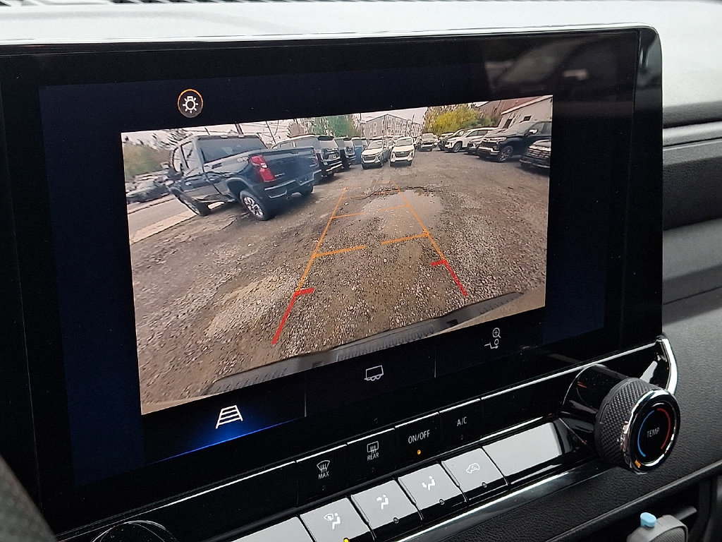 Used 2023 Chevrolet Colorado Trail Boss w/ LPO, Dark Essentials Package AWD/4WD image 17