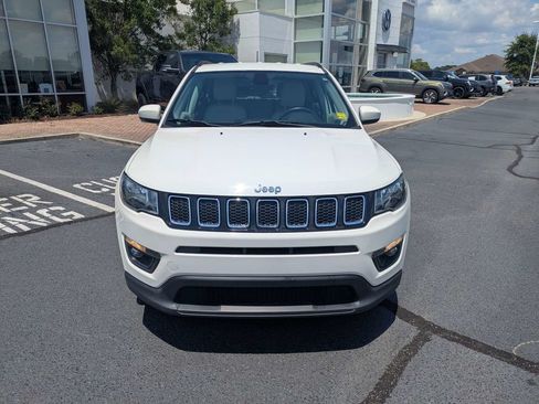 Used 2018 Jeep Compass Latitude w/ Popular Equipment Group FWD image 10