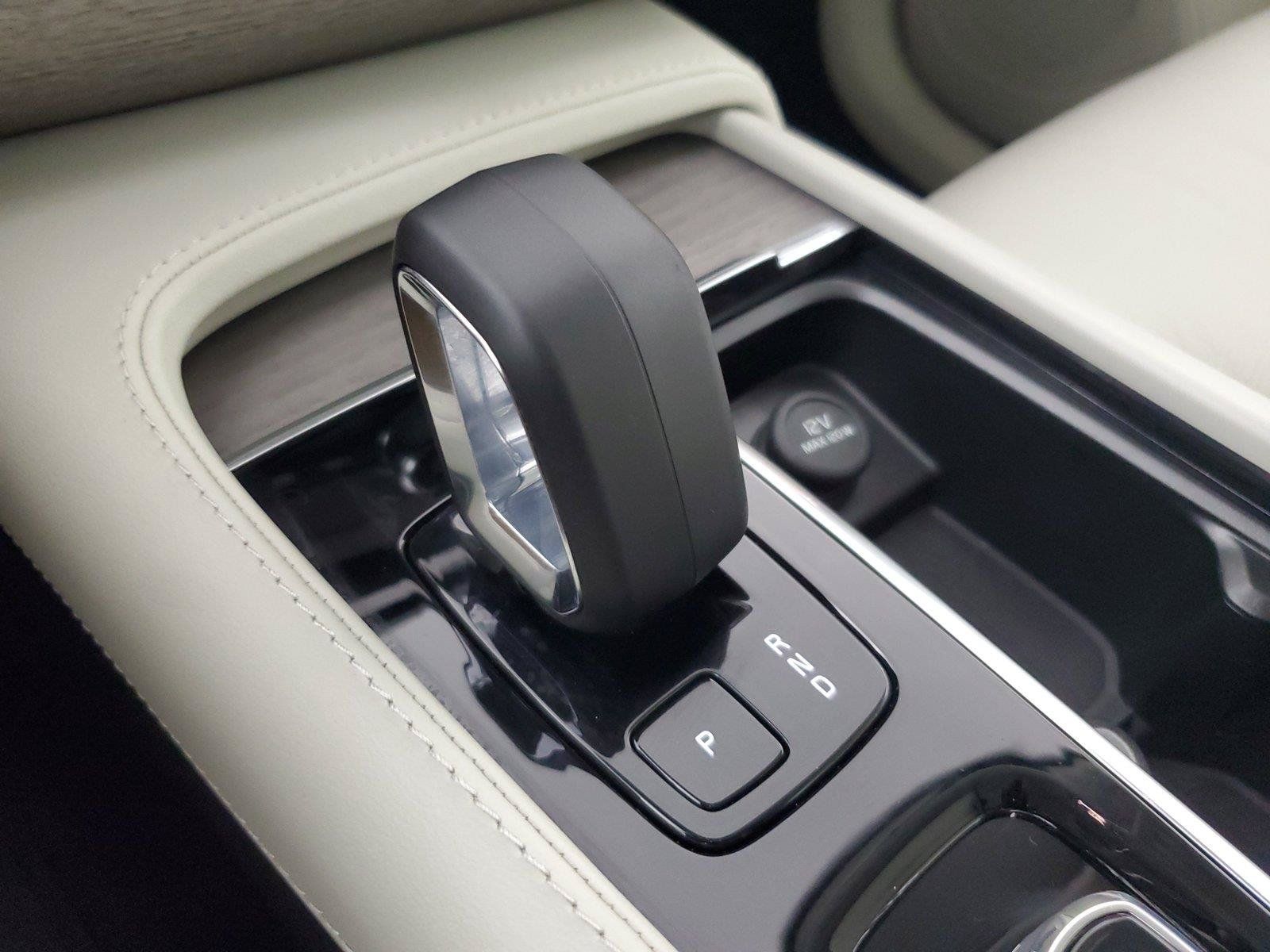 Certified 2024 Volvo XC90 T8 Plus AWD/4WD image 29