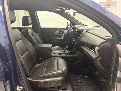 Used 2023 Chevrolet Traverse LT AWD/4WD image 35