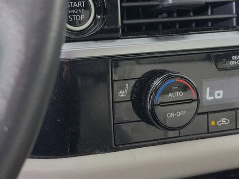 Used 2022 Nissan Pathfinder SL w/ SL Premium Package FWD image 25