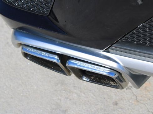 Used 2015 Mercedes-Benz GL 63 AMG 4MATIC image 12