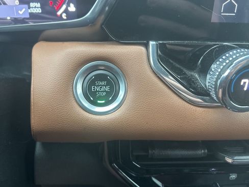 Used 2024 GMC Canyon AT4 w/ AT4 Premium Package image 27