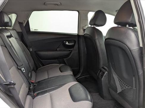 Used 2022 Kia Niro EX w/ Cold Weather Package FWD image 18