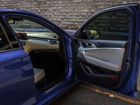 Used 2023 Genesis G70 3.3T w/ Sport Advanced Package image 14