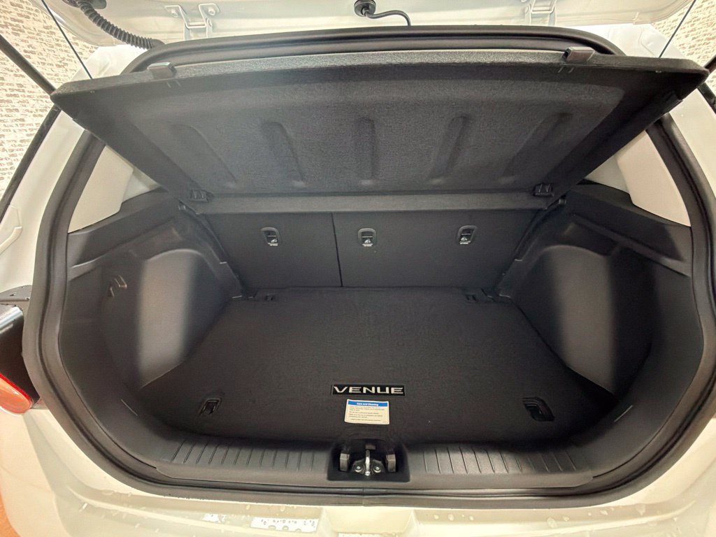 New 2026 Hyundai Venue SEL FWD image 14