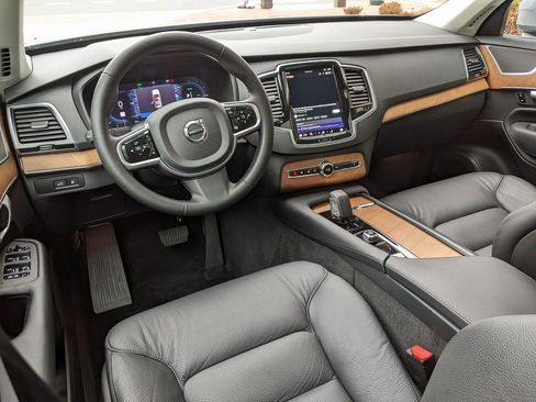 Certified 2024 Volvo XC90 T8 Plus w/ Protection Package Premier image 12