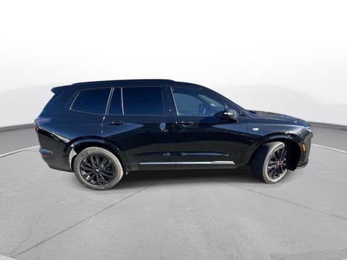 Used 2022 Cadillac XT6 Sport w/ Technology Package image 5