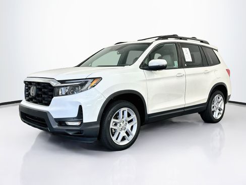 Used 2024 Honda Passport EX-L image 3
