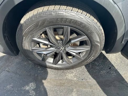 Used 2023 Volkswagen Tiguan SE AWD/4WD image 23