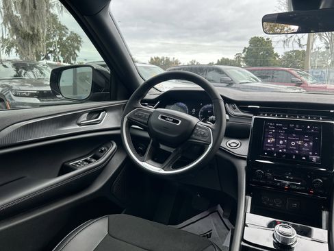 New 2025 Jeep Grand Cherokee Altitude image 57