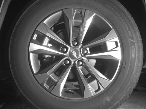 Used 2025 Chevrolet Equinox LT FWD image 14