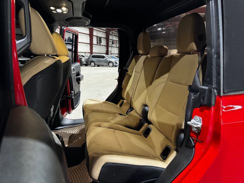 Used 2020 Jeep Gladiator Sport w/ Quick Order Package 24S image 17