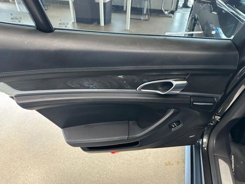 Used 2016 Porsche Panamera GTS image 24