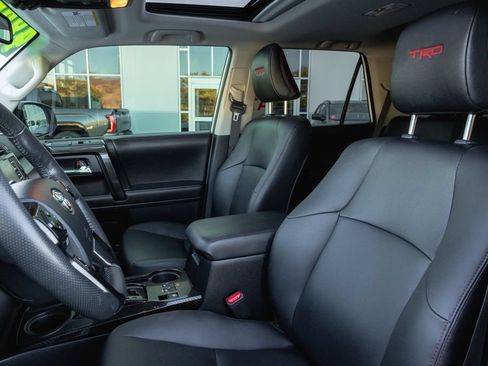 Certified 2024 Toyota 4Runner TRD Off-Road Premium w/ Moonroof Package AWD/4WD image 11