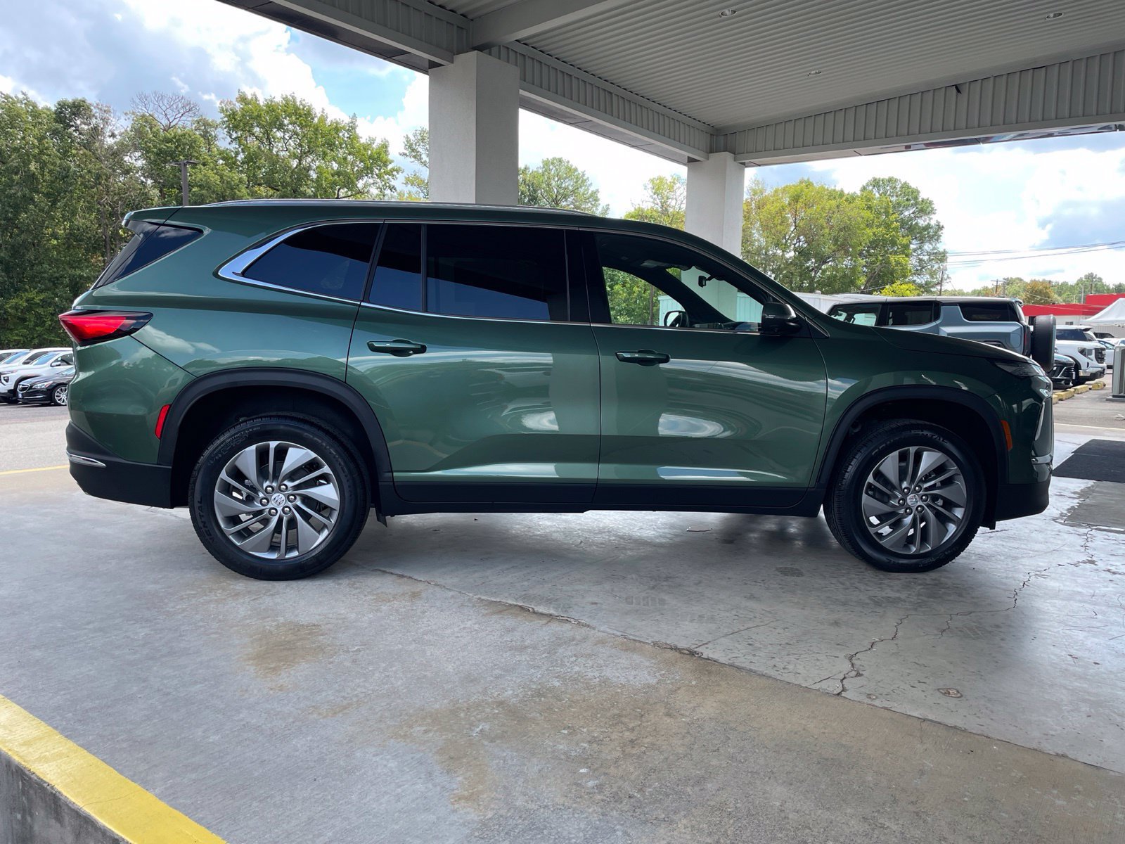 New 2027 Buick Enclave Preferred w/ Power Package FWD image 7
