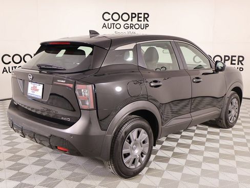 Used 2025 Nissan Kicks S image 19