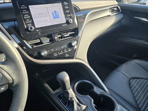 Used 2024 Toyota Camry SE image 15