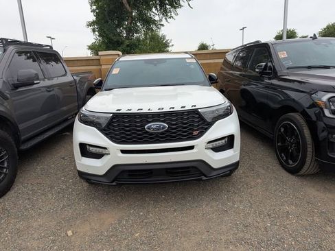 Used 2023 Ford Explorer ST w/ Equipment Group 401A AWD/4WD image 3
