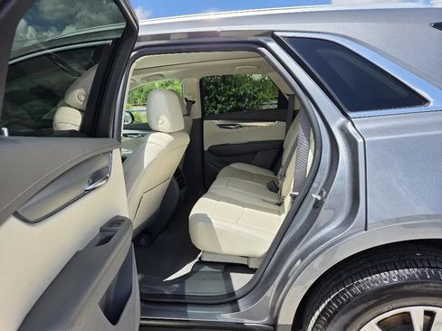 Used 2021 Cadillac XT5 Premium Luxury FWD image 16