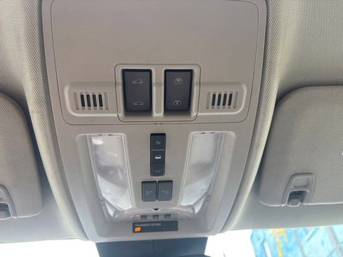 Used 2012 Cadillac SRX Luxury FWD image 21