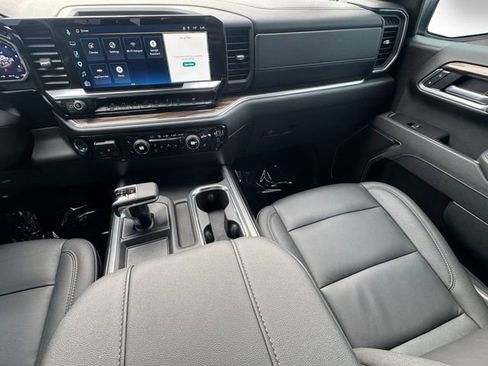Used 2026 Chevrolet Silverado 1500 LT AWD/4WD image 3